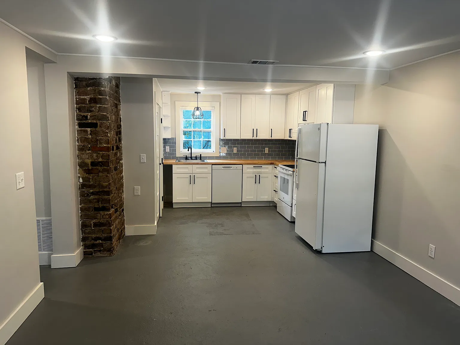 2 bed, 750 sqft, $1,700 — Photo 1