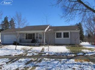 921 Dearborn St, Howell, MI 48843