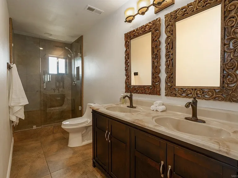 Palos Verdes Dr — Photo 18