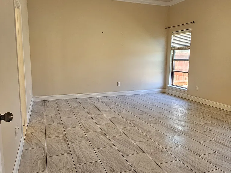 6904 Redbud Ct — Photo 9