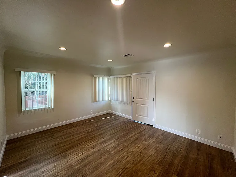 812 E Garfield Ave #B — Photo 1