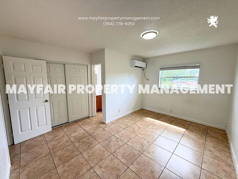216 N 61st Ave #10 — Photo 4
