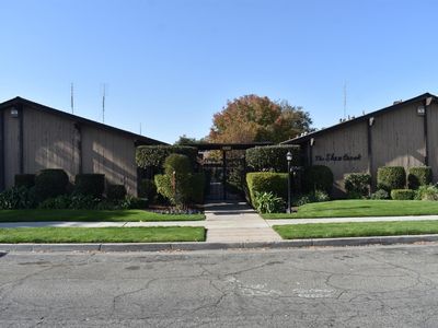 4909 N 7th St APT Y, Fresno, CA, 93726