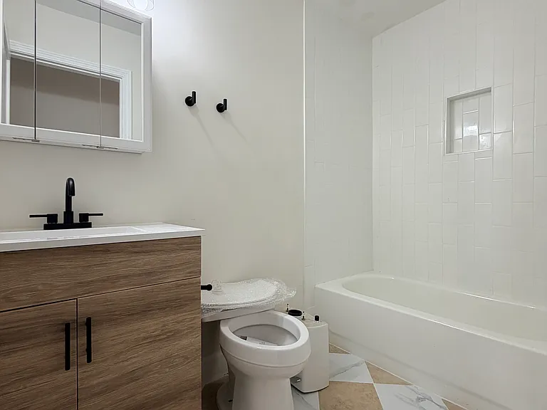 44 Warner St #B4 — Photo 10