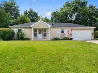 901 Hampton Ct, McHenry, IL 60050