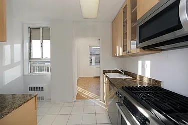 Rented by Manhattan Skyline