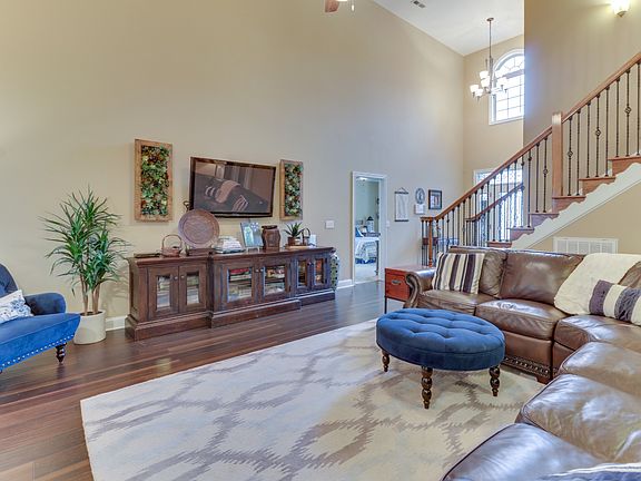 5th image of 141 Roanoke Station Cir
