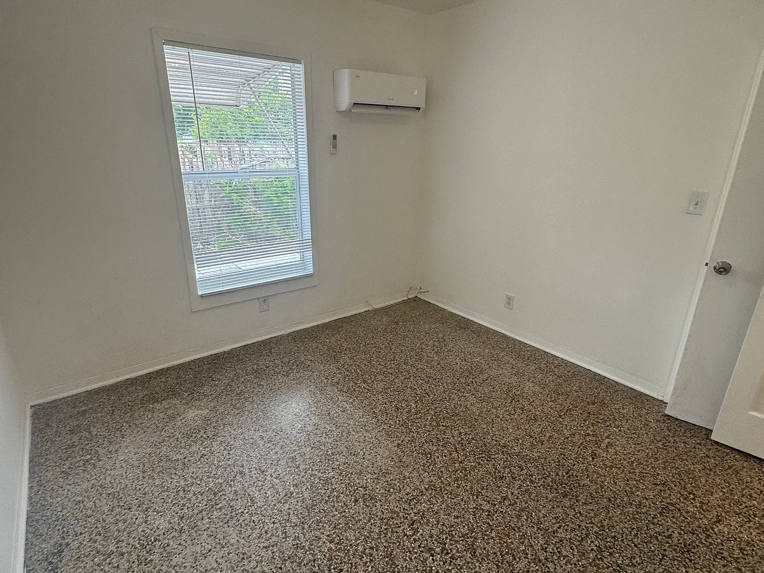 1 bed, 650 sqft, $1,600 — Photo 4
