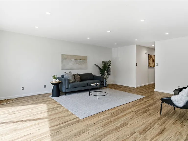 3609 E 2nd St #207 — Photo 24
