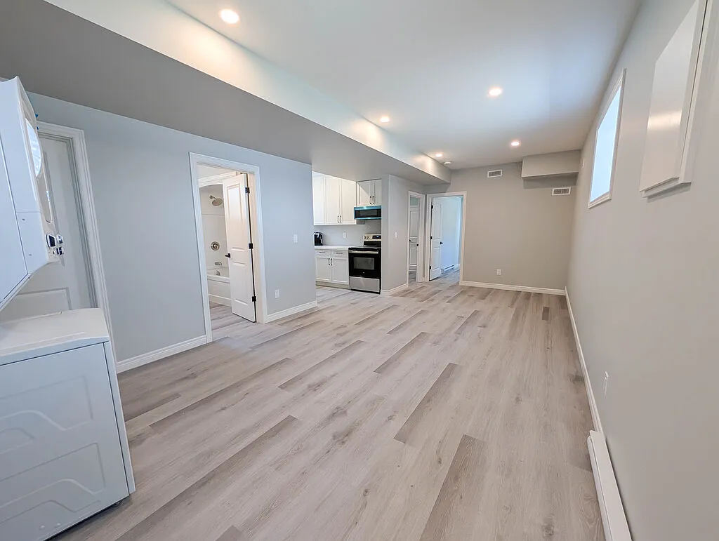 137 St. George St - 2 — Photo 2