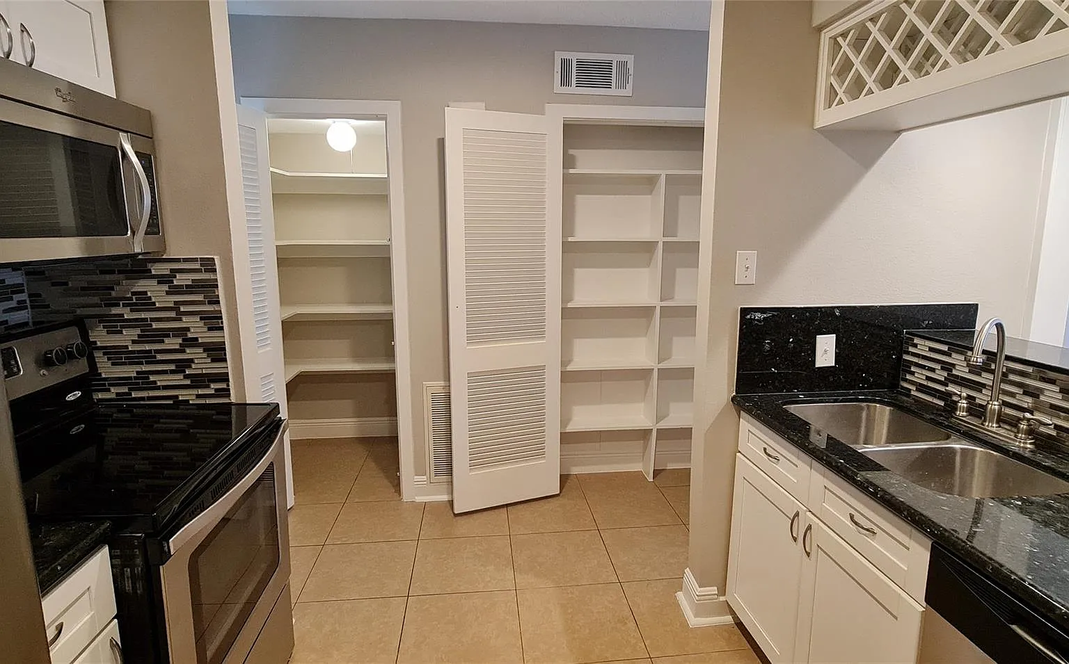 1 bed, 720 sqft, $1,350 — Photo 1