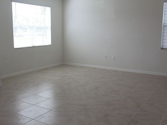 4th image of 2965 Meleto Blvd