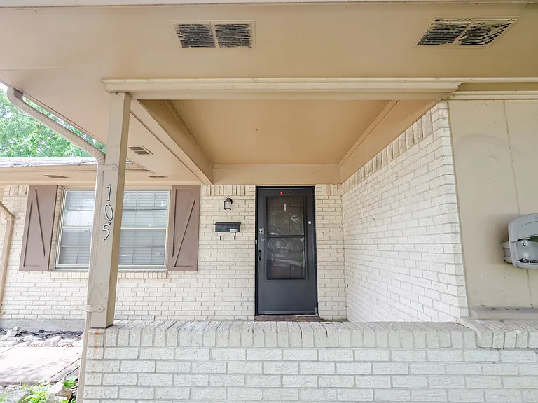 105 E Woodbury Dr — Photo 24