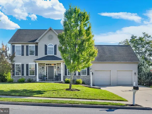 220 Dunbar Dr, Mechanicsburg, PA 17050