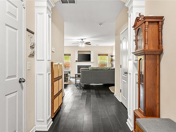 5th image of 144 Caledonia Dr