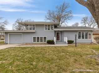 610 16th St, Nevada, IA 50201