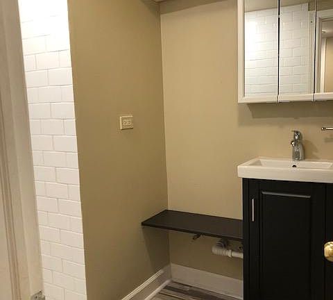 5th image of 2644 N Sawyer Ave #G