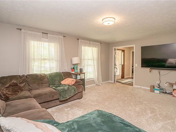 5th image of 4029 Bel Air Ave NW