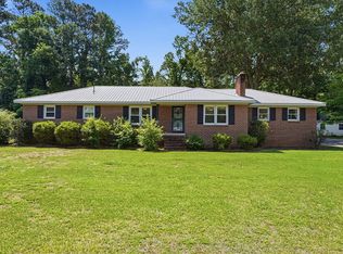 208 Skyland Dr, Clinton, SC 29325