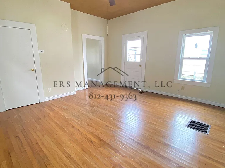 635 E Maryland St — Photo 3