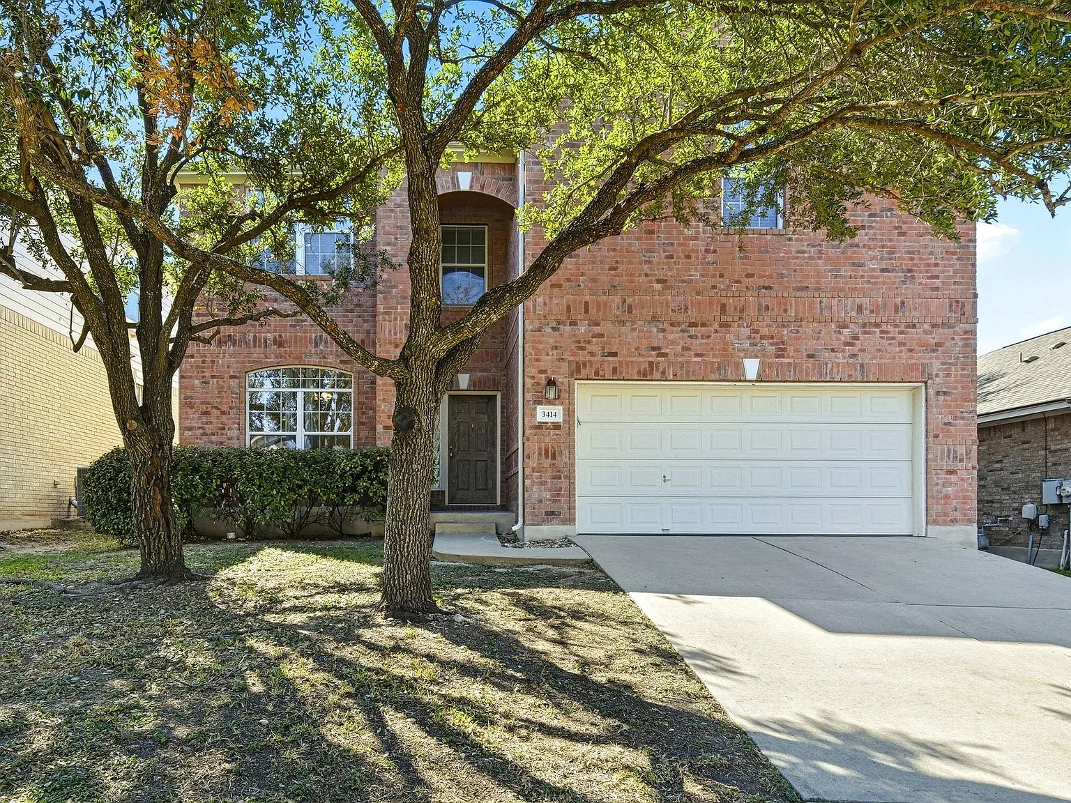 4 bed, 2.5 bath, 2723 sqft, $2,450 — Photo 1
