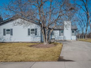 5742 Woodgate Dr, Matteson, IL 60443