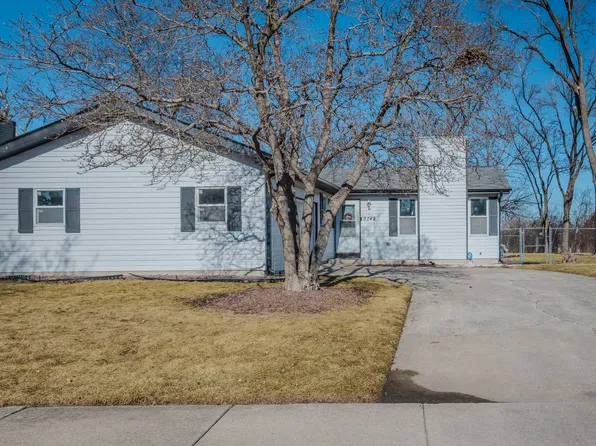 5742 Woodgate Dr, Matteson, IL 60443