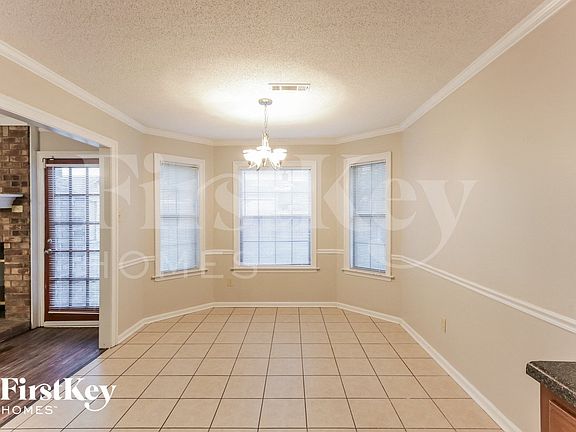 5th image of 2584 Laurelcrest Dr
