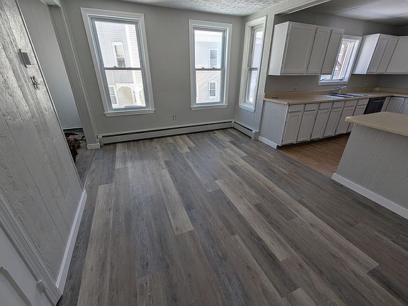 Kitchen/dining room area.