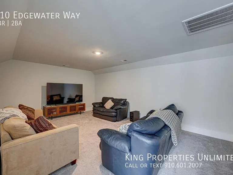 410 Edgewater Way — Photo 35