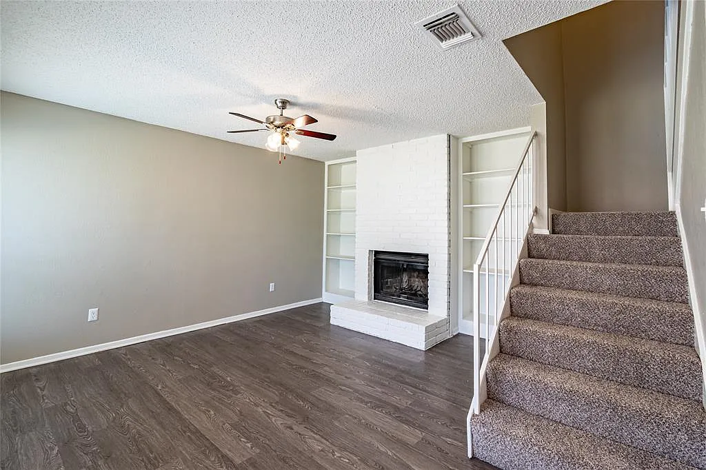 2 bed, 2.5 bath, 1056 sqft, $1,395 — Photo 3