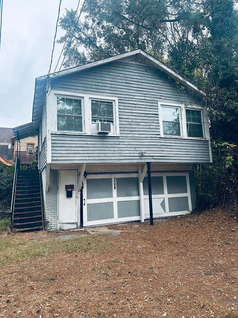 1126 Brentwood Ave — Photo 1