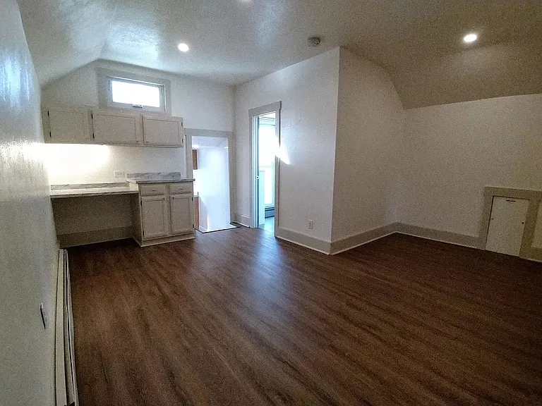 319 Pratt Street 4-Plex — Photo 4