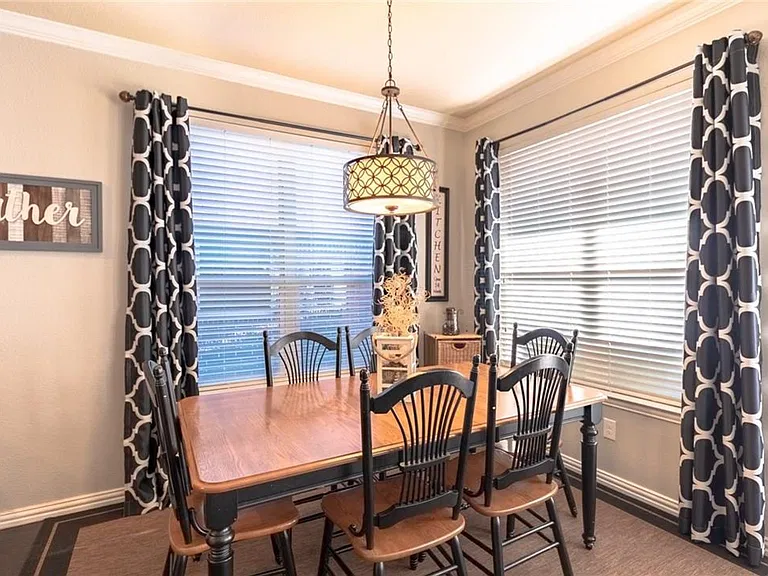 809 Park Place Ln — Photo 11