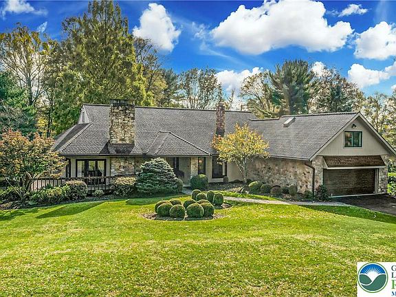 2nd image of 1588 Saucon Valley Rd
