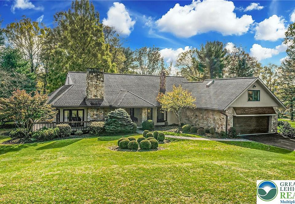 1st image of 1588 Saucon Valley Rd