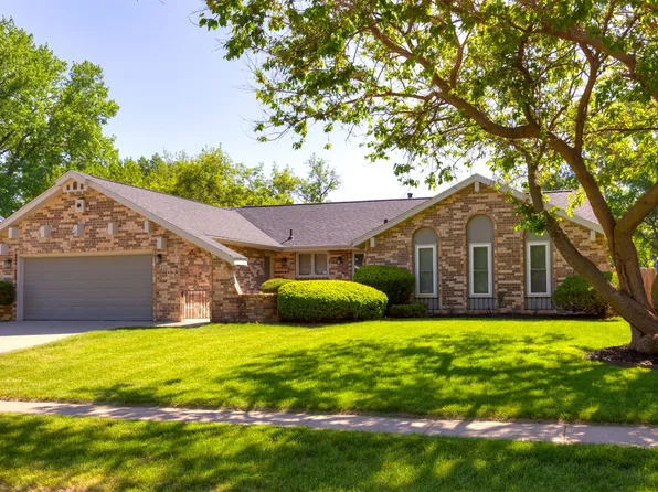 1667 NW 93rd Ct, Clive, IA 50325