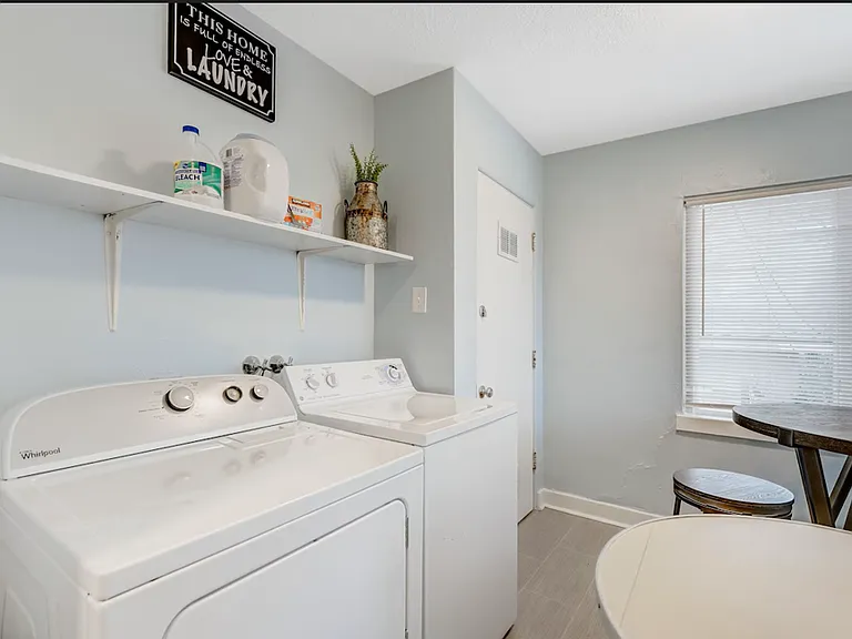 2533 E Buena Ventura St #1 — Photo 16