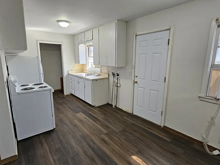 920 S San Pablo Ln — Photo 5
