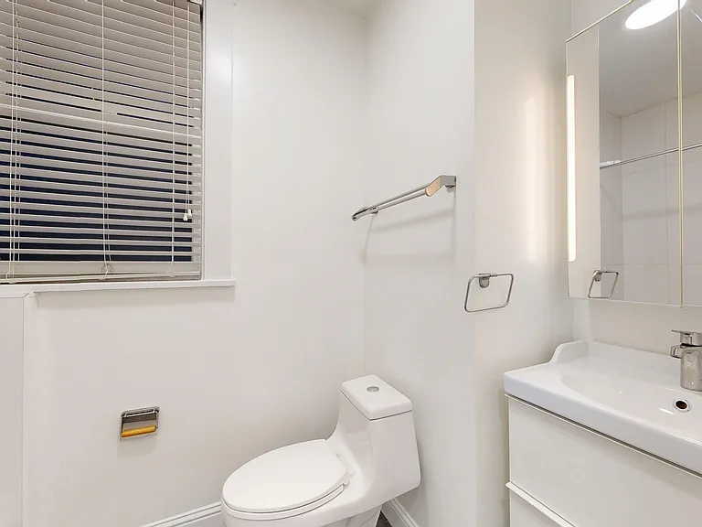 1740 Sacramento St #2 — Photo 8