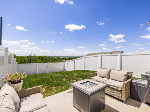 220 Pryor Dr, Gallatin, TN 37066