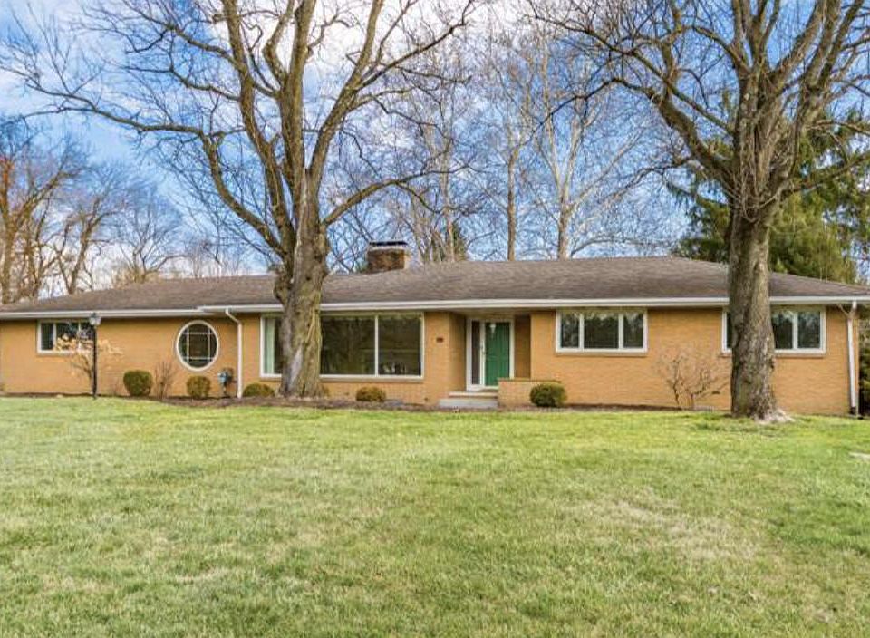 1st image of 854 E Village Dr