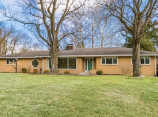 854 E Village Dr, Newark, OH 43055