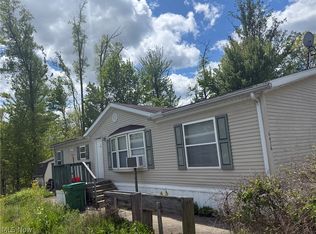 6476 Linda Ln, Ravenna, OH 44266