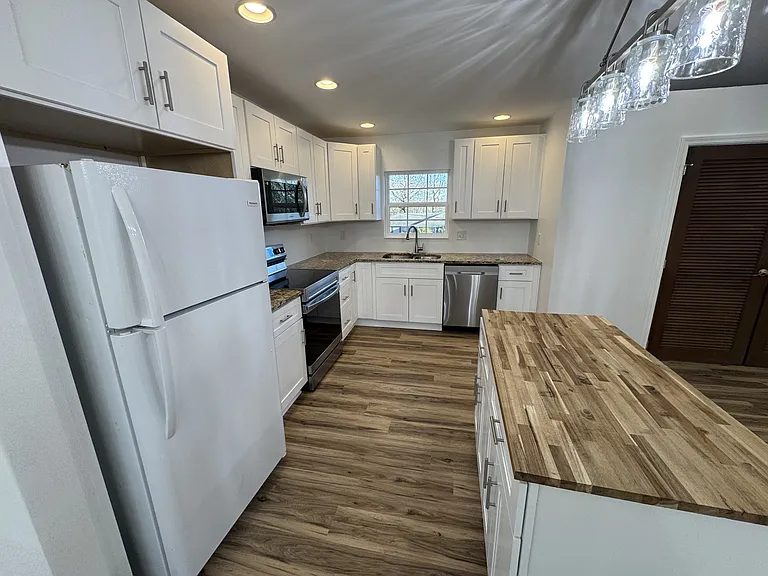 3895 Azalean Dr — Photo 17