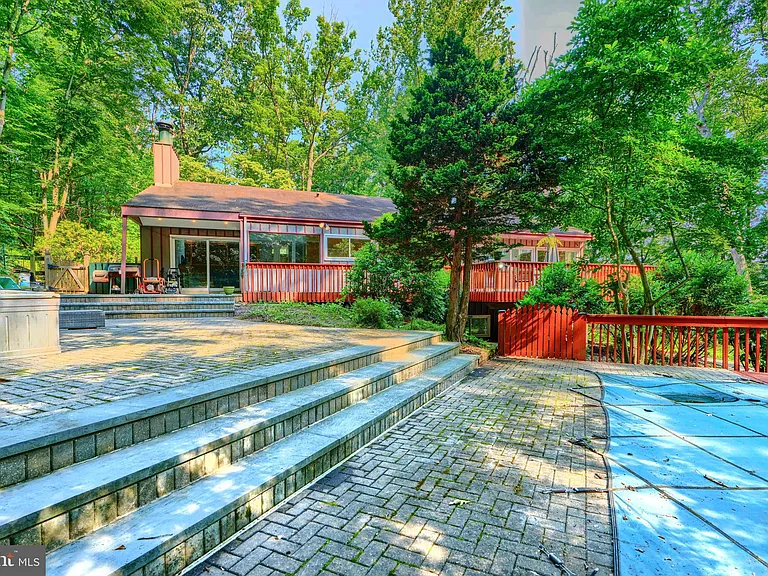 2101 Tufton Ave — Photo 85