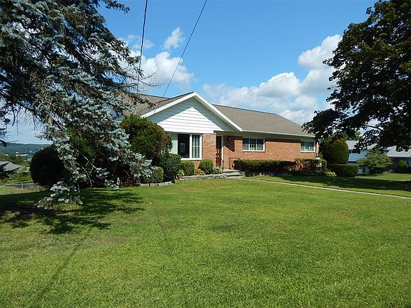 2nd image of 720 Redwood Ln