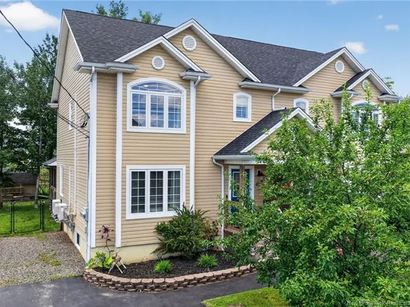 89 Christopher Cres, Moncton, NB E1G 0A4