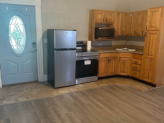 5th image of 1117 4th St W APT 3