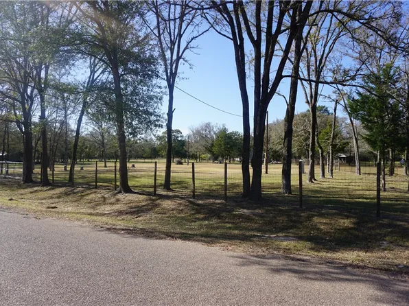 780 N Berry Rdg, Caldwell, TX 77836